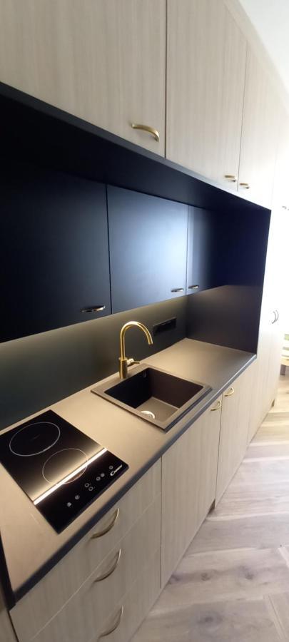 Triple A - 3 Squares - Free Parking! Apartamento Atenas Exterior foto
