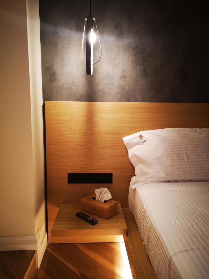 Triple A - 3 Squares - Free Parking! Apartamento Atenas Exterior foto