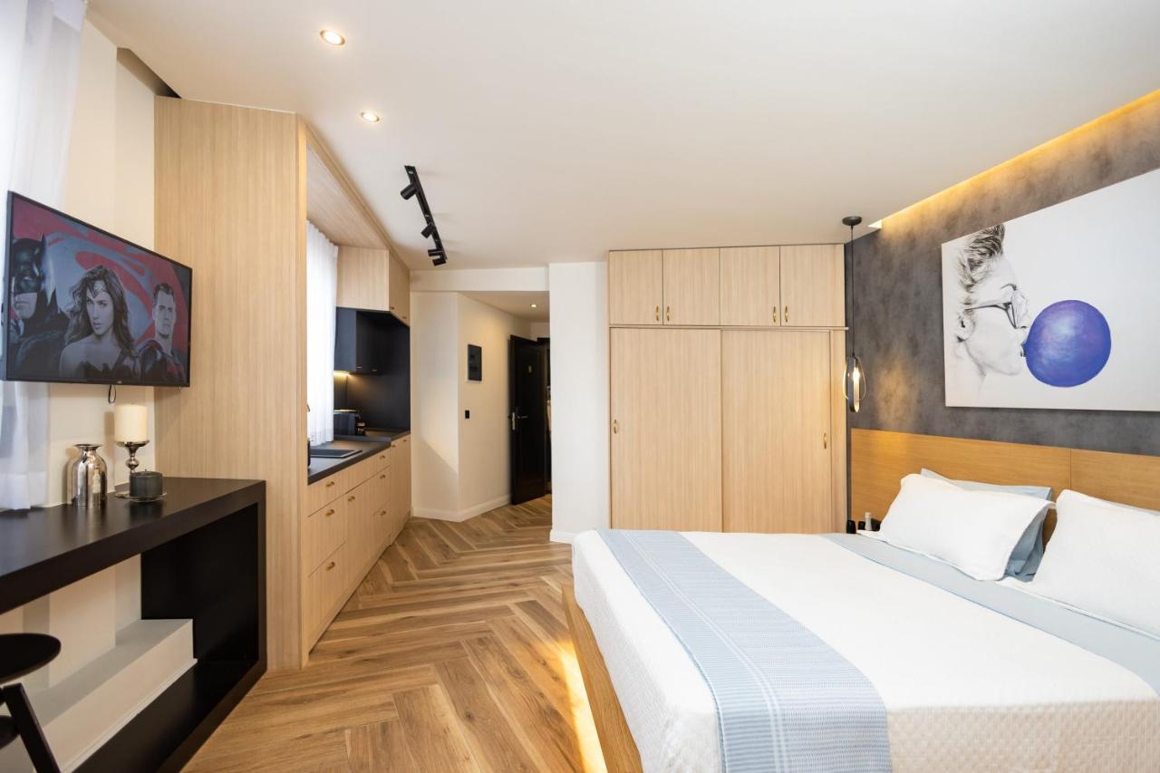 Triple A - 3 Squares - Free Parking! Apartamento Atenas Exterior foto