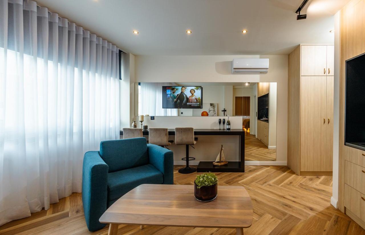 Triple A - 3 Squares - Free Parking! Apartamento Atenas Exterior foto