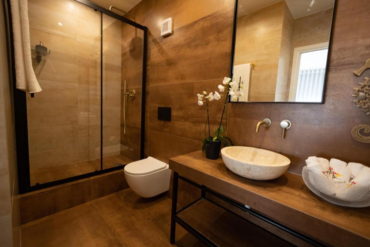 Triple A - 3 Squares - Free Parking! Apartamento Atenas Exterior foto