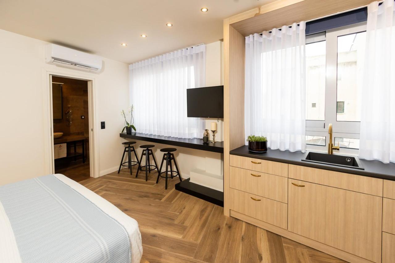 Triple A - 3 Squares - Free Parking! Apartamento Atenas Exterior foto