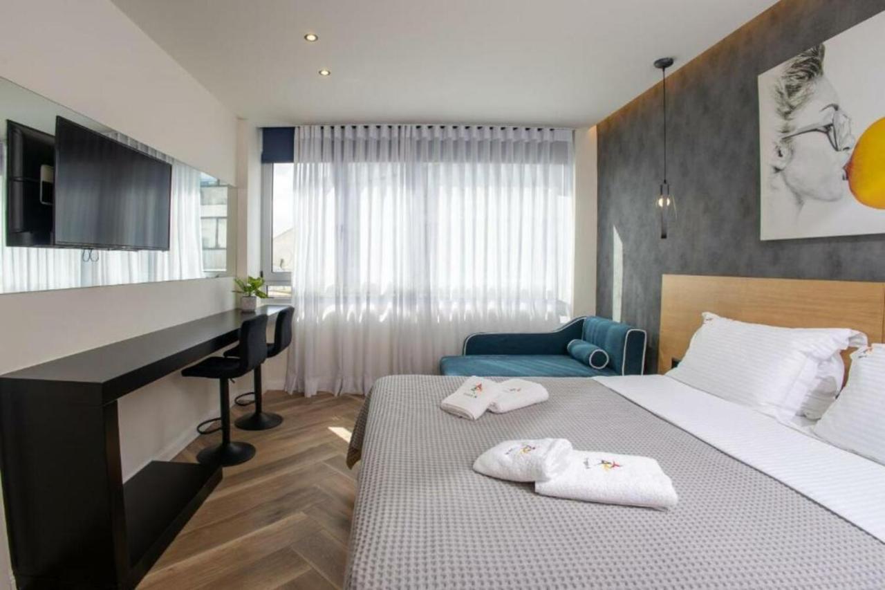 Triple A - 3 Squares - Free Parking! Apartamento Atenas Exterior foto